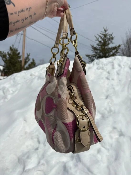 2010 Coach Madison Maggie Signature bagđź’— - Picture 4 of 9